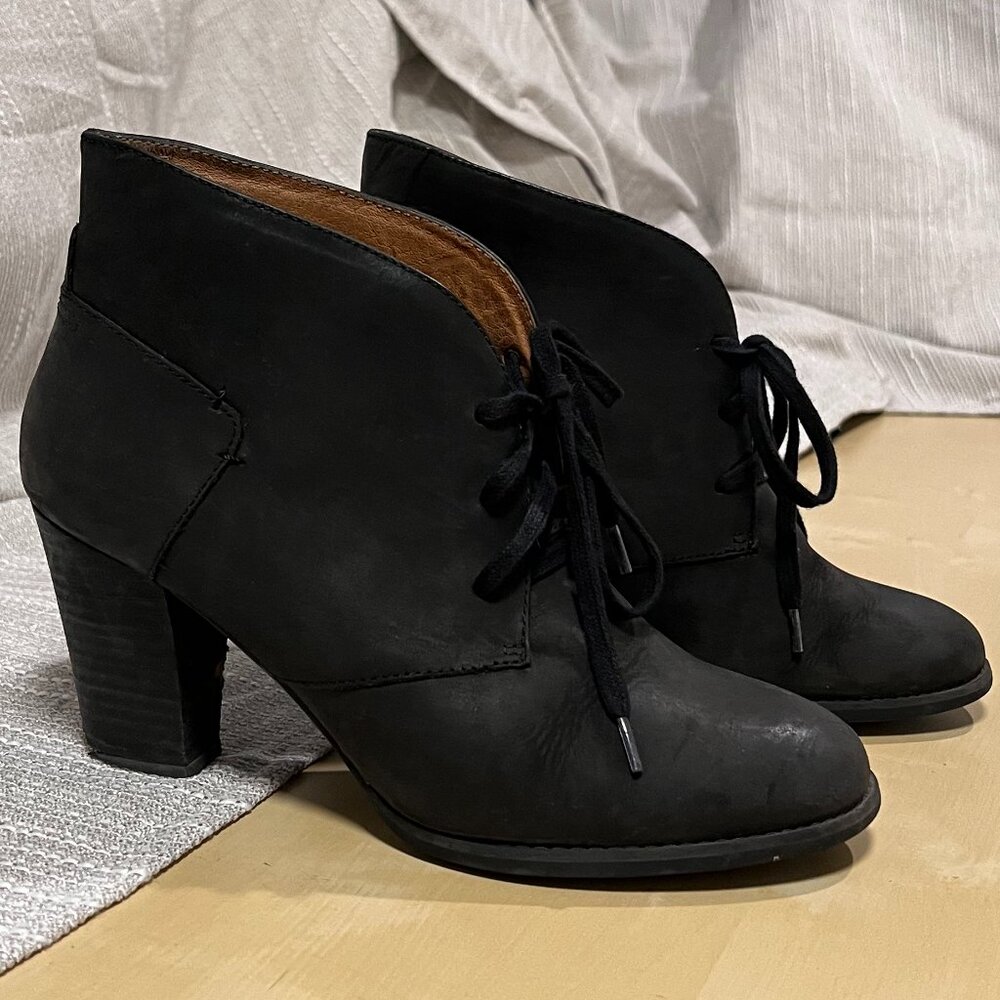 Indigo by Clarks Black Lace-up Ankle Boots